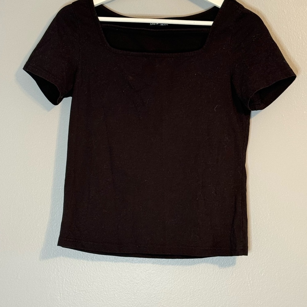Black Baby Tee Size: M